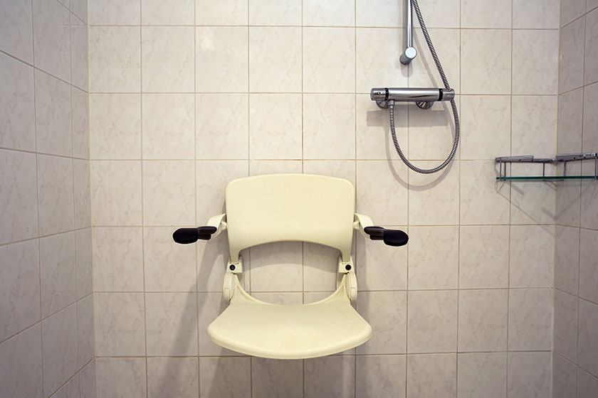 8 Factors To Consider When Choosing A Shower Chair For Your Elderly Loved One